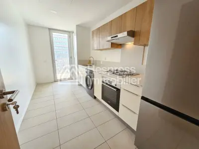 Joli appartement avec terrasse et vue dégagée