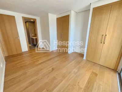 Joli appartement avec terrasse et vue dégagée
