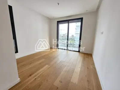 Joli appartement neuf en étage éleve