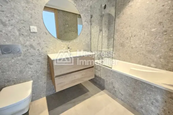 Lovely new apartment on a high floor