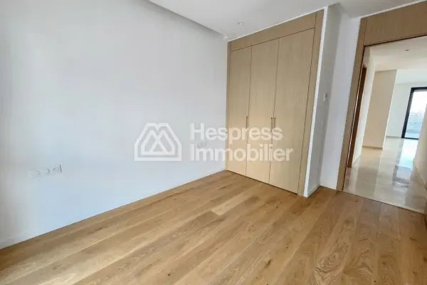 Lovely new apartment on a high floor