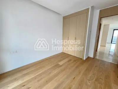 Joli appartement neuf en étage éleve