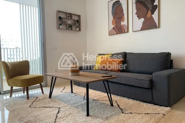 Lovely studio apartment on a high floor with a large terrace