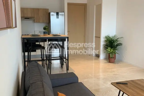 Lovely studio apartment on a high floor with a large terrace