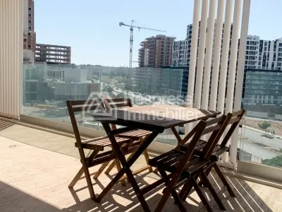 Joli studio en etage élevé avec grande terrasse