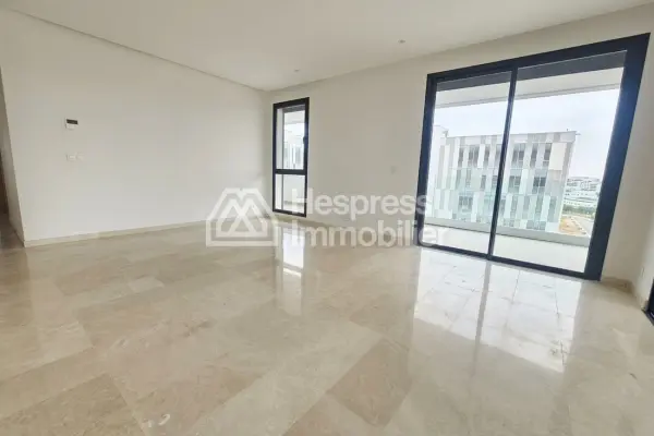 Spacious new apartment with large terrace