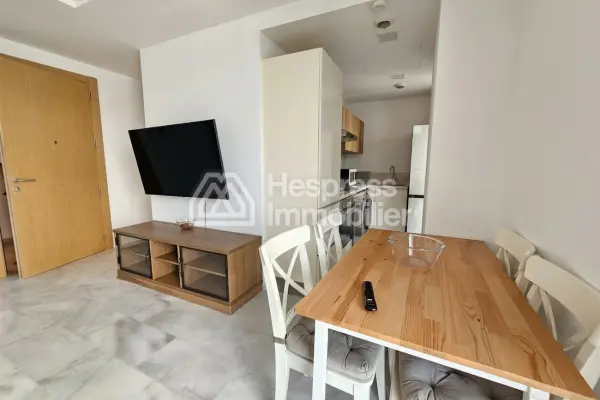Lovely studio apartment on a high floor