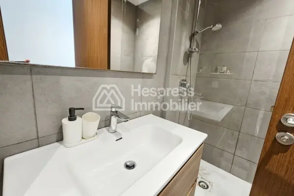 Lovely studio apartment on a high floor