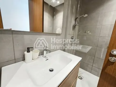 Joli studio en etage eleve