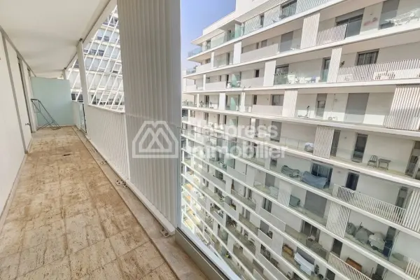 Lovely studio apartment on a high floor