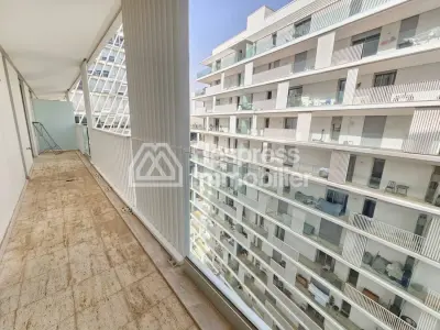 Joli studio en etage eleve