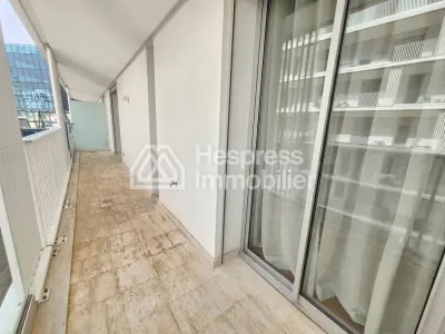 Joli studio en etage eleve