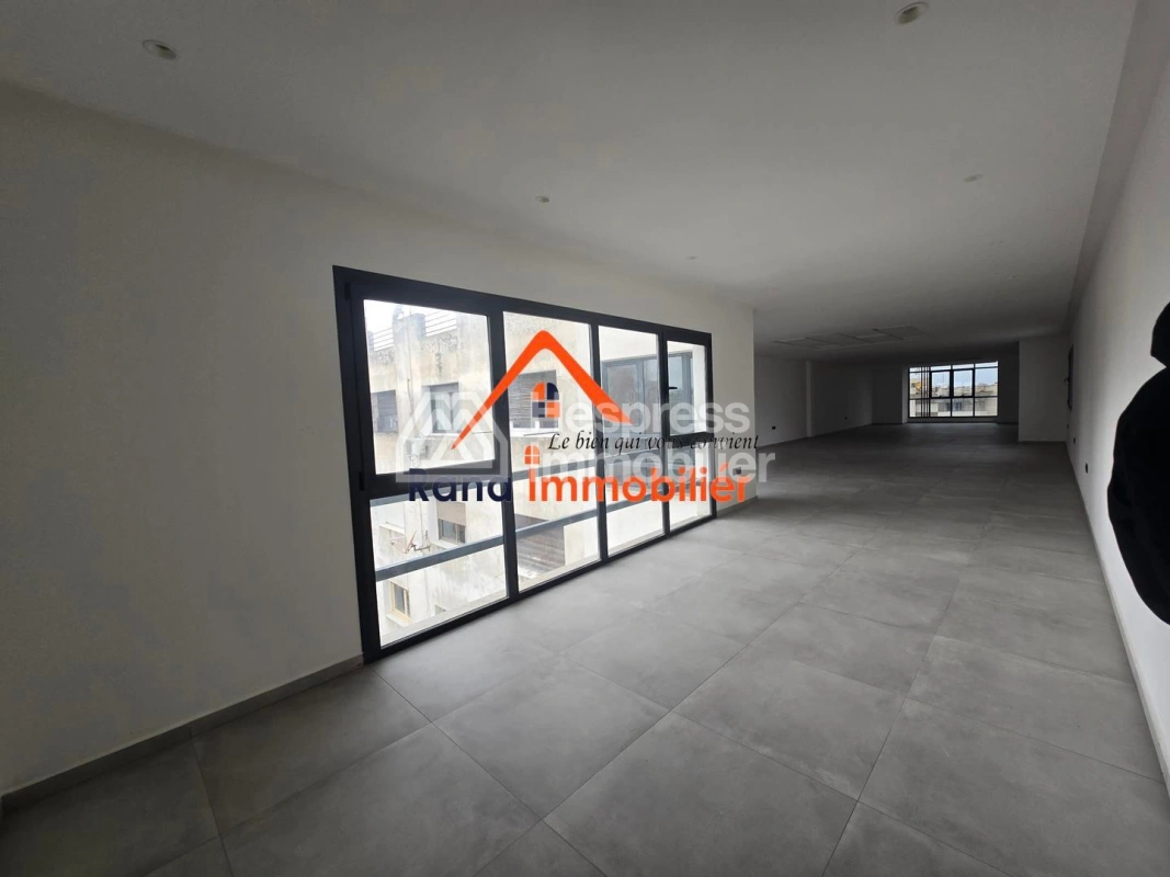 Office for sale, 147m² in Quartier l' Agdal