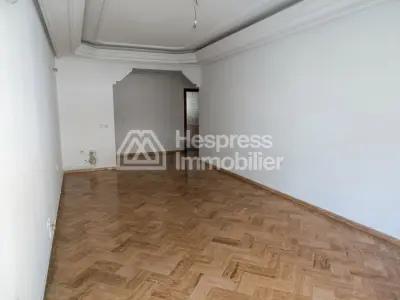 شقة من 3 غرف نوم بمساحة 145 مترًا مربعًا