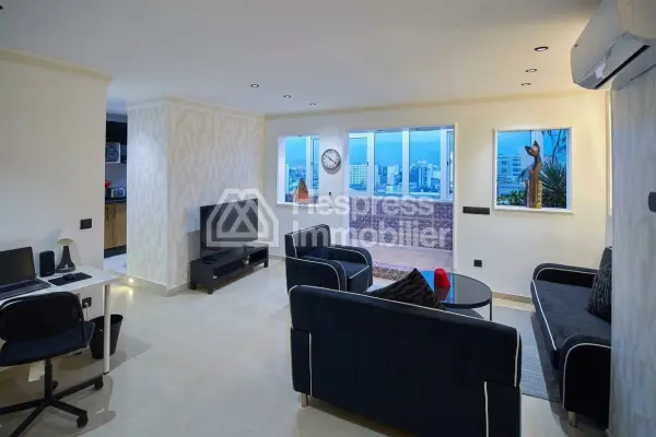Furnished studio apartment, 75m², with terrace, city center