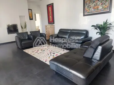 Art Deco apartment with 3 bedrooms, 210 m²