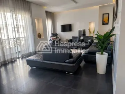 Art Deco apartment with 3 bedrooms, 210 m²