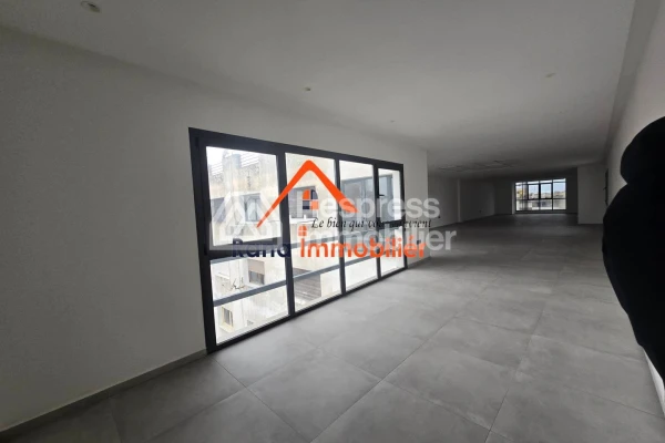 Office for sale, 147m² in Quartier l' Agdal