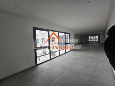 Office for sale, 147m² in Quartier l' Agdal