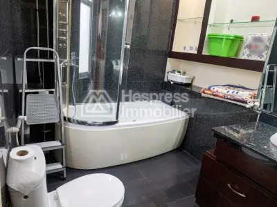 Art Deco apartment with 3 bedrooms, 210 m²