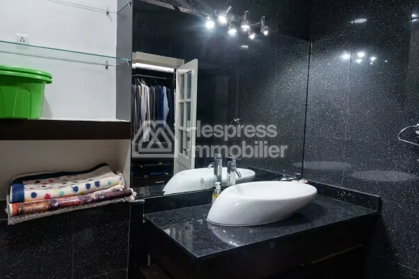 Art Deco apartment with 3 bedrooms, 210 m²