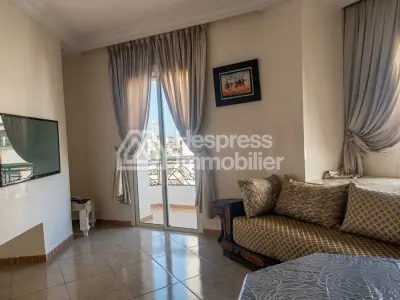 Art Deco apartment with 3 bedrooms, 210 m²