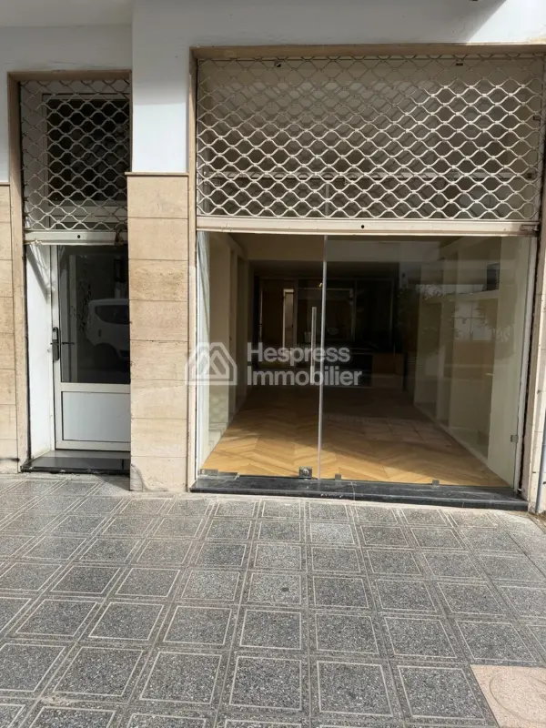 Local commercial gauthier 145 m²