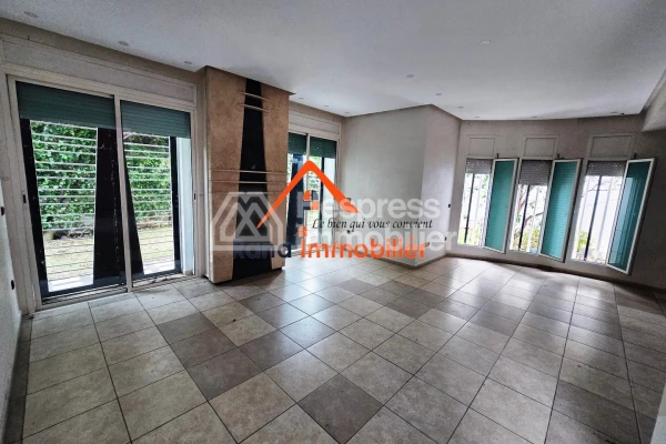 Villa for sale, 350m² in Hay Raid