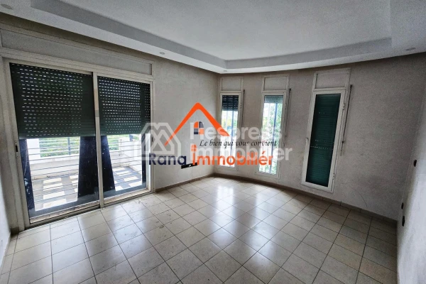 Villa for sale, 350m² in Hay Raid