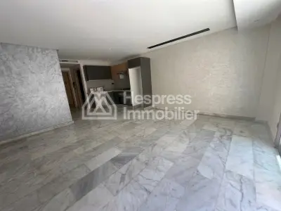 For sale: a beautiful apartment with a terrace at Bourgogne Ouest . Two large rooms. Terrace and elevator.