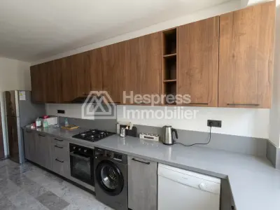 Appartement à louer à Ferme Bretonne Hay Arraha. 3 pièces confortables. Bien meublé