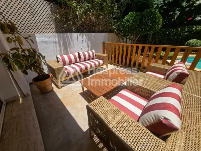 فيلا فاخرة للبيع في عين الذئاب . ثلاث غرف نوم مريحة. نظام استقبال فضائي ونظام أمان سكني.