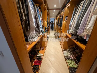 فيلا فاخرة للبيع في عين الذئاب . ثلاث غرف نوم مريحة. نظام استقبال فضائي ونظام أمان سكني.