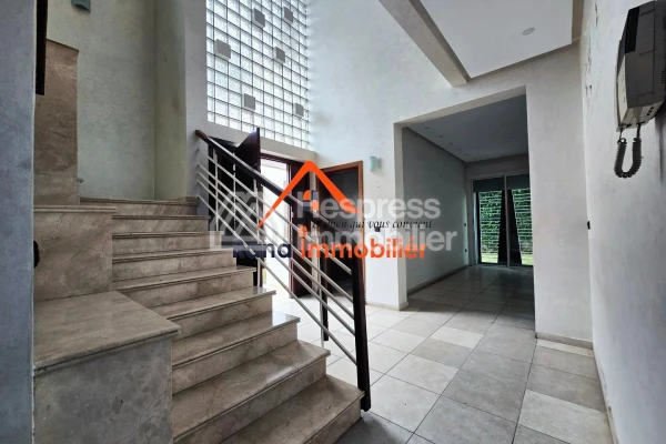 Villa for sale, 350m² in Hay Raid