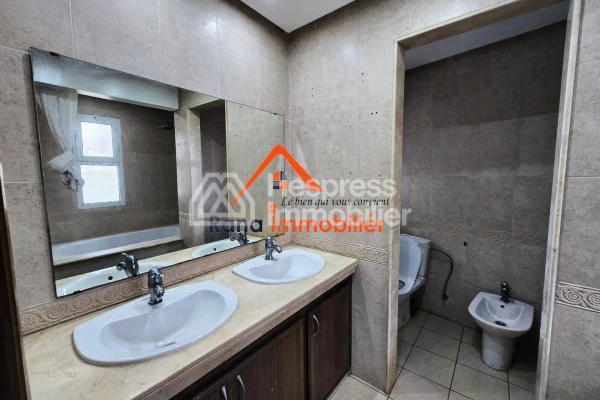 Villa for sale, 350m² in Hay Raid
