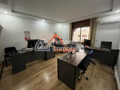 Villa à louer, 360m² à Rabat