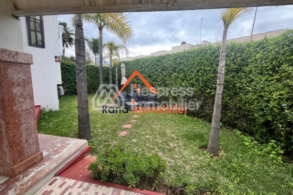 Villa for rent, 360m² in Rabat