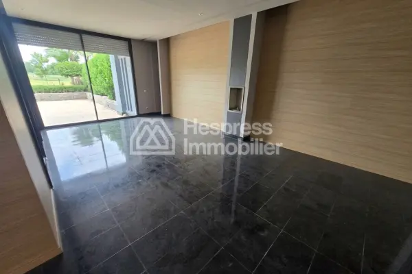 Luxury house for sale in Ville verte . 5 rooms. Fireplace, swimming pool