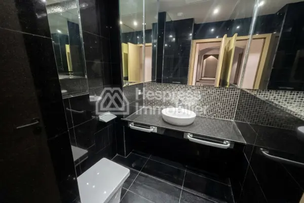 Luxury house for sale in Ville verte . 5 rooms. Fireplace, swimming pool