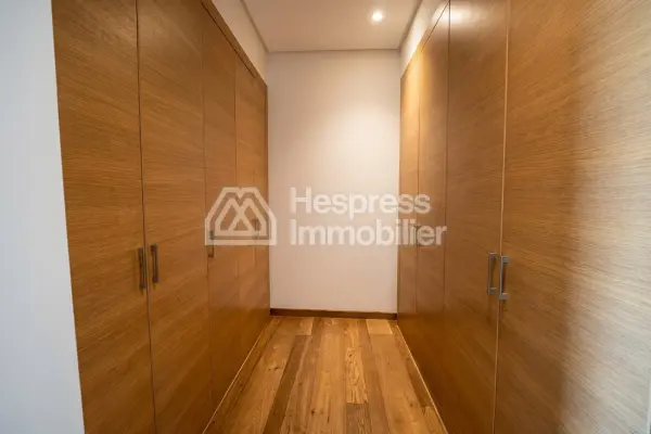 Luxury house for sale in Ville verte . 5 rooms. Fireplace, swimming pool