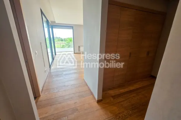 Luxury house for sale in Ville verte . 5 rooms. Fireplace, swimming pool