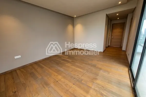 Luxury house for sale in Ville verte . 5 rooms. Fireplace, swimming pool