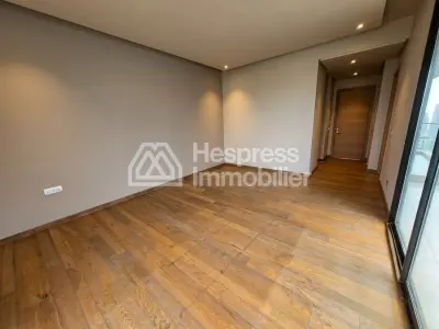منزل فاخر للبيع في Ville verte . خمس غرف. مدفأة، مسبح