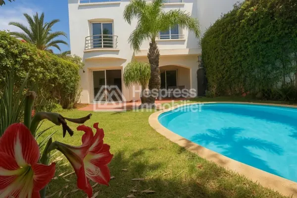 Superb villa for rent in Aïn Diab . 6 large rooms. Furnished.