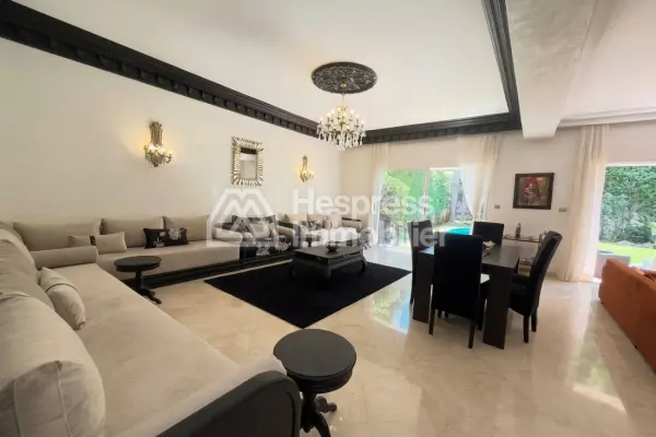 Superb villa for rent in Aïn Diab . 6 large rooms. Furnished.