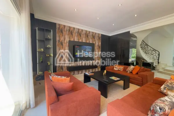 Superb villa for rent in Aïn Diab . 6 large rooms. Furnished.