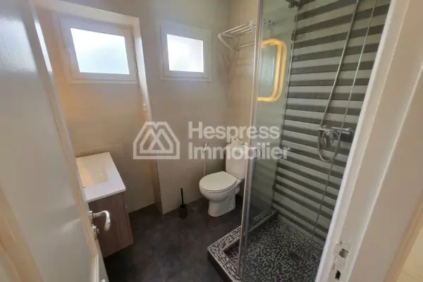 Luxury house for rent in Aïn Diab . 5 comfortable rooms. Beautiful terrace and garden.