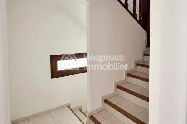 Luxury villa for rent in Aïn Diab . 400 sq m. Fireplace and air conditioning.