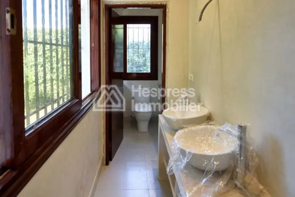 Luxury villa for rent in Aïn Diab . 400 sq m. Fireplace and air conditioning.