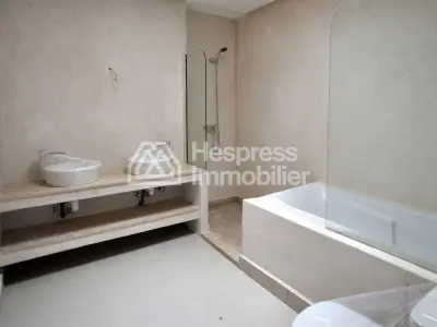 Luxury villa for rent in Aïn Diab . 400 sq m. Fireplace and air conditioning.
